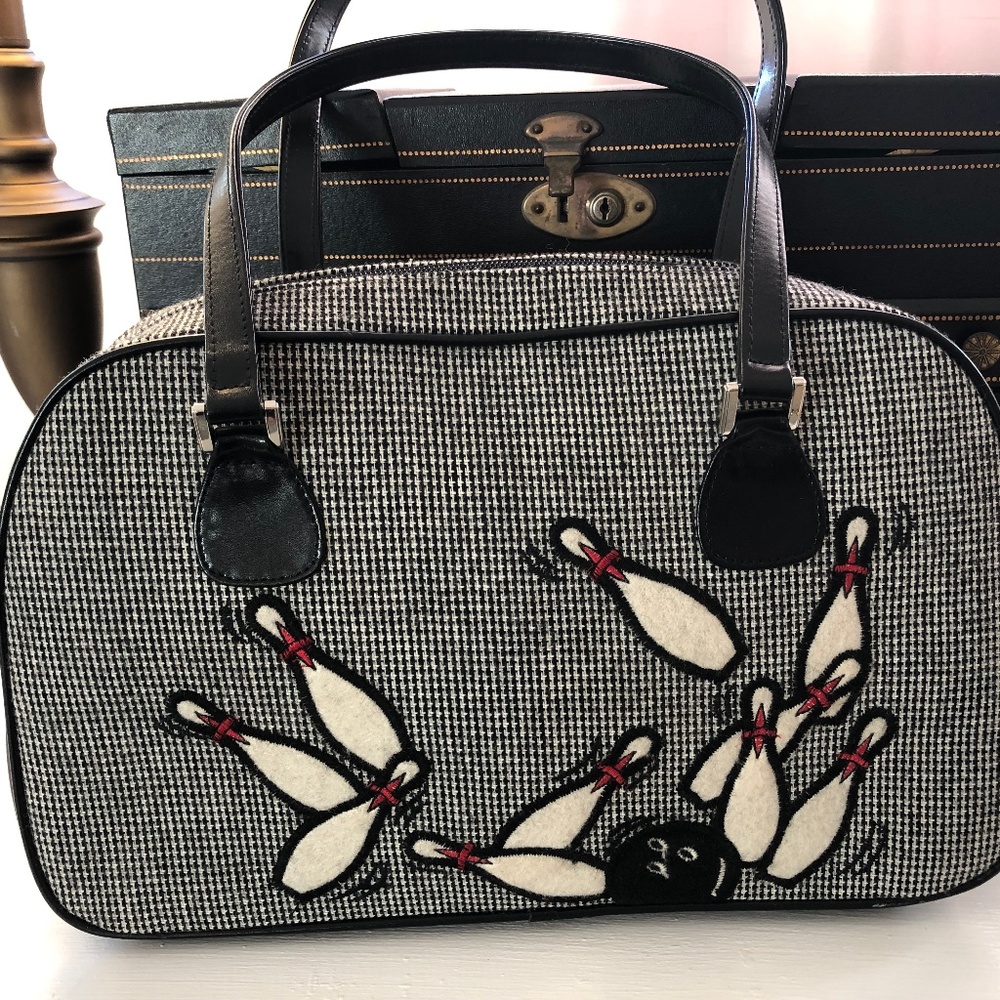 NWOT Isabella Fiore Bowling Handle Bag